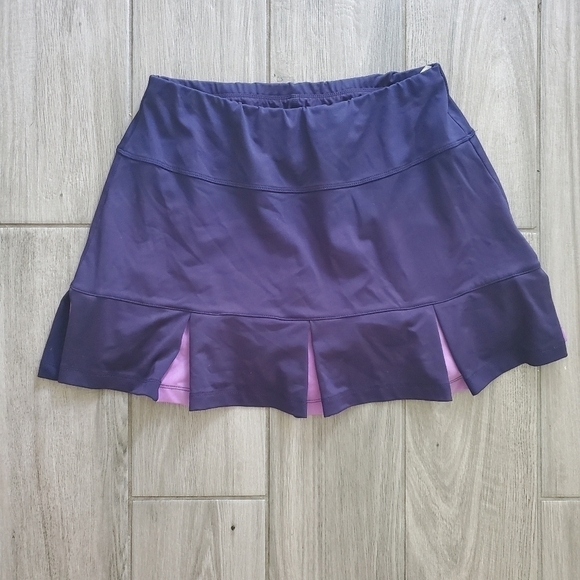 Tail Skort for Golf or tennis in Navy Size Small - Picture 2 of 11